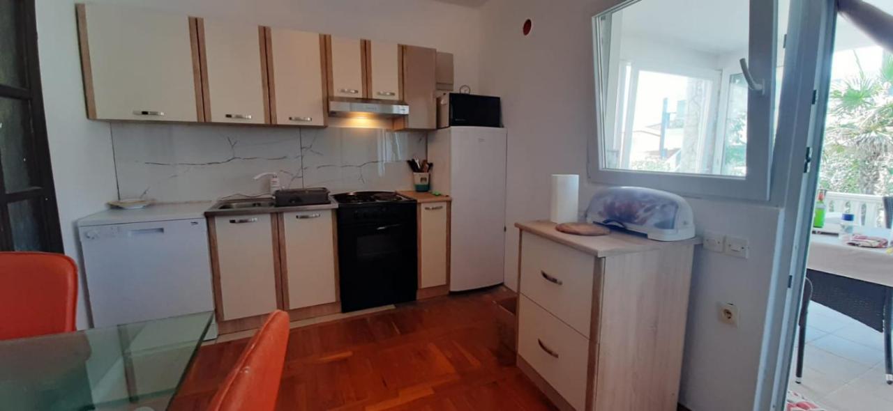 Apartmani Marijanovic Vir Exterior photo