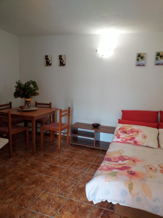 Apartmani Marijanovic Vir Exterior photo