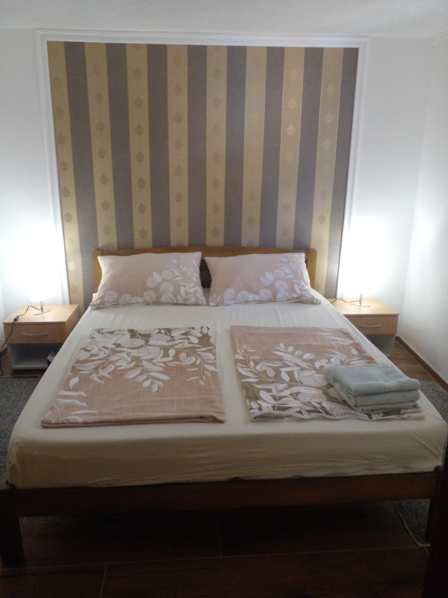 Apartmani Marijanovic Vir Exterior photo